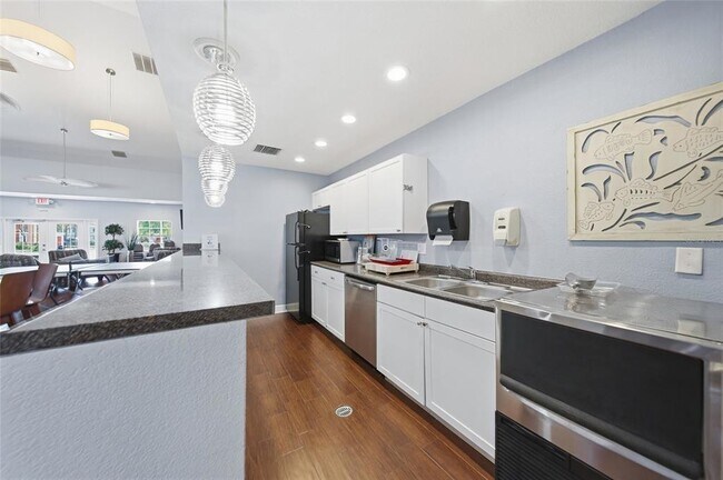 Building Photo - 5092 Beach Dr SE