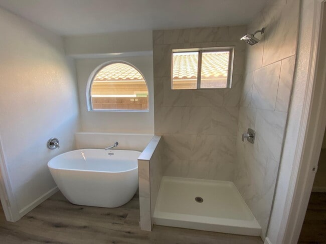 Building Photo - 10254 Hopi Ln