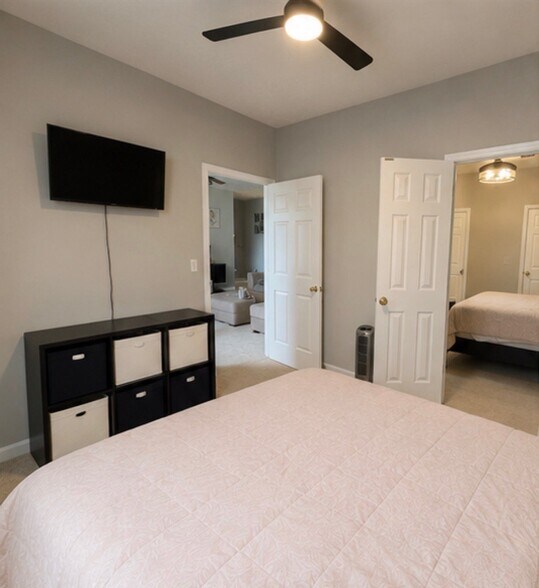 Building Photo - 3930 Bardstown Ct