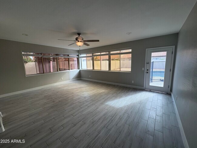 Building Photo - 6121 E Hermosa Vista Dr