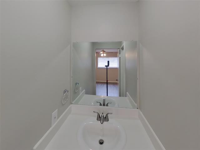 Building Photo - 4114 Hartford Dr