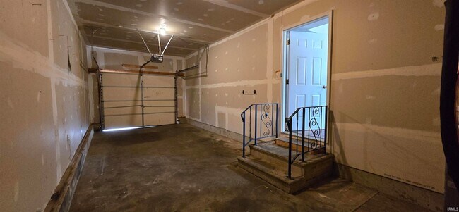 Building Photo - 115 Marcus Dr