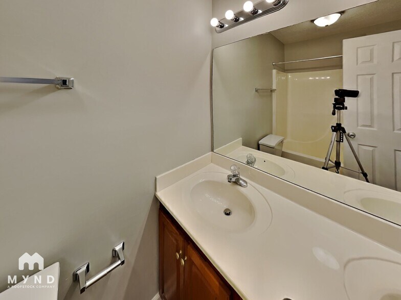 Building Photo - 169 Park Pl Ln