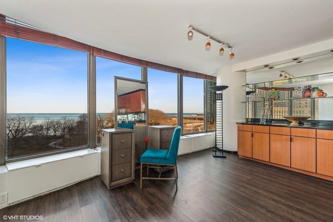 Building Photo - 505 N Lake Shore Dr