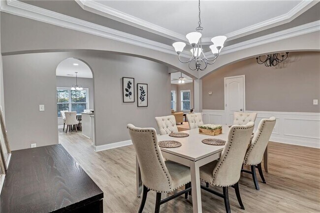 Building Photo - 1141 Carillon Dr SE