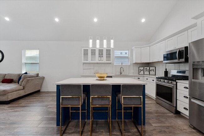 Building Photo - 4547 Newberry St