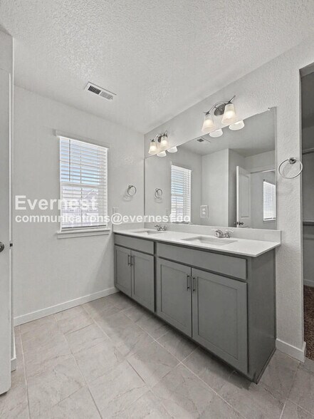 Building Photo - 21894 E 9th Pl