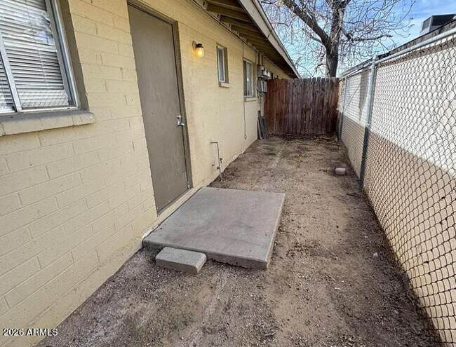 Building Photo - 10831 N 18th Ave