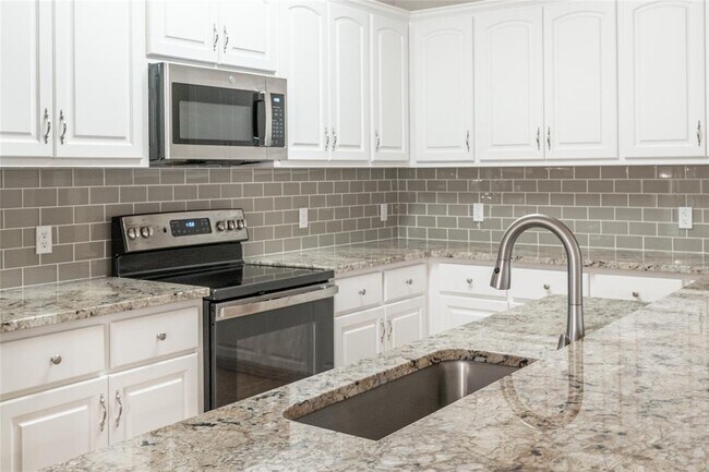 Building Photo - 806 Heritage Oaks Bend