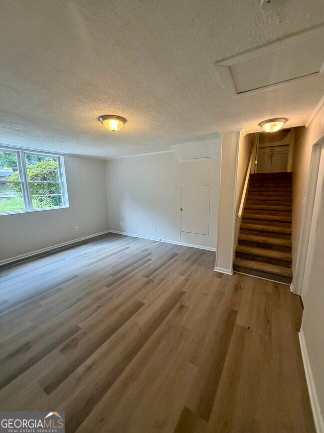Building Photo - 107 Stanley Terrace