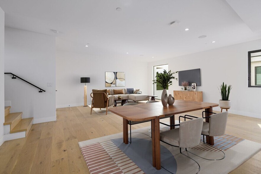 Building Photo - 741 N Gramercy Pl