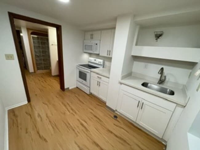 Building Photo - 3811 43rd Ave S