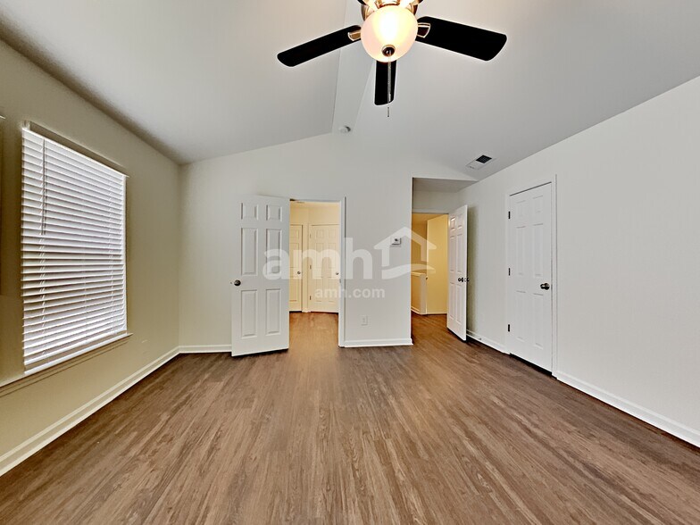 Building Photo - 1703 Kendall Cove Ln