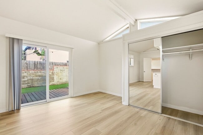 Building Photo - 1 BLOCK TO THE BEACH! COMPLETELY REMODELED 2BD/2BA OCEAN BEACH RESIDENCE - ONLY $4,495/MO!