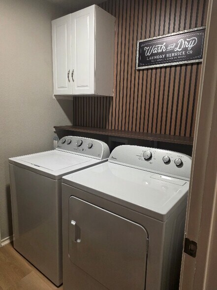 Building Photo - 12817 Cowper Dr