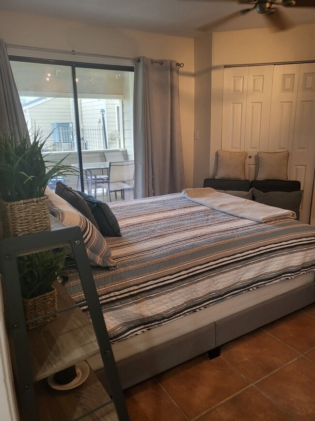 Lower Level Queen-sized Bedroom - 888 Davis Rd