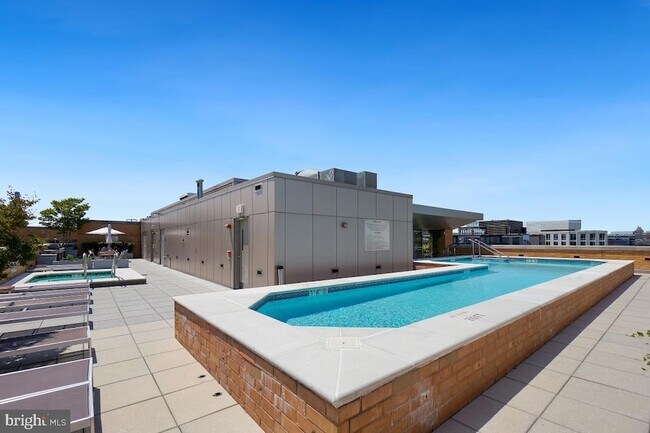 Building Photo - 475 K St NW
