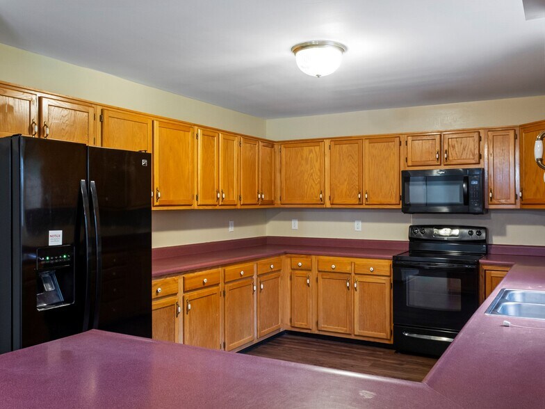 Building Photo - 3004 Wolf Creek Way