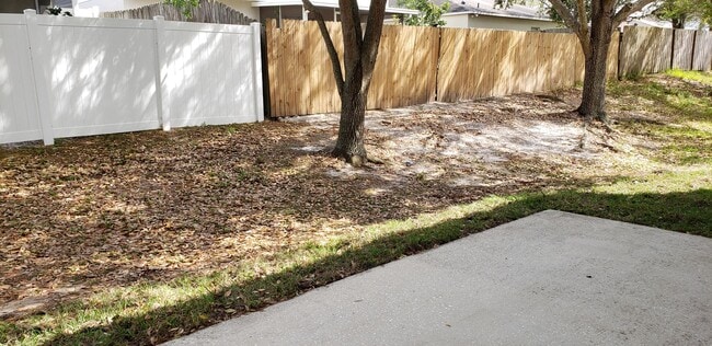 Building Photo - ~4/2.5~Curtis Ave~Groveland Lake Dot Landing~Big Corner Lots with lots a room!