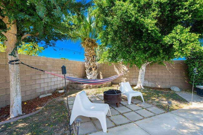 Building Photo - 47375 Mangrove St