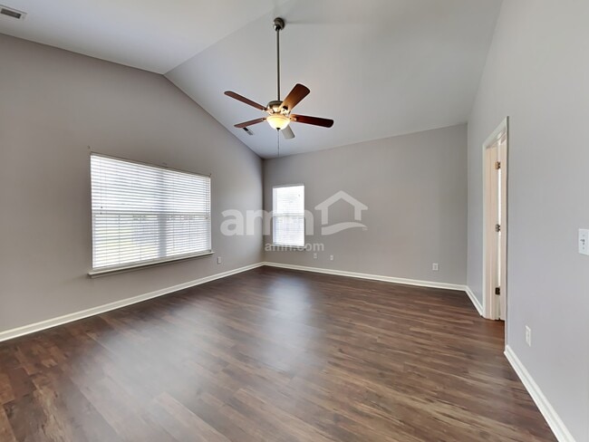 Building Photo - 621 English Oak Cir