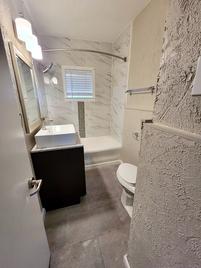 Building Photo - *** Mt. Washington Two Bedroom Duplex for Rent * Large Yard * Private Patio * Fully Renovated * W...