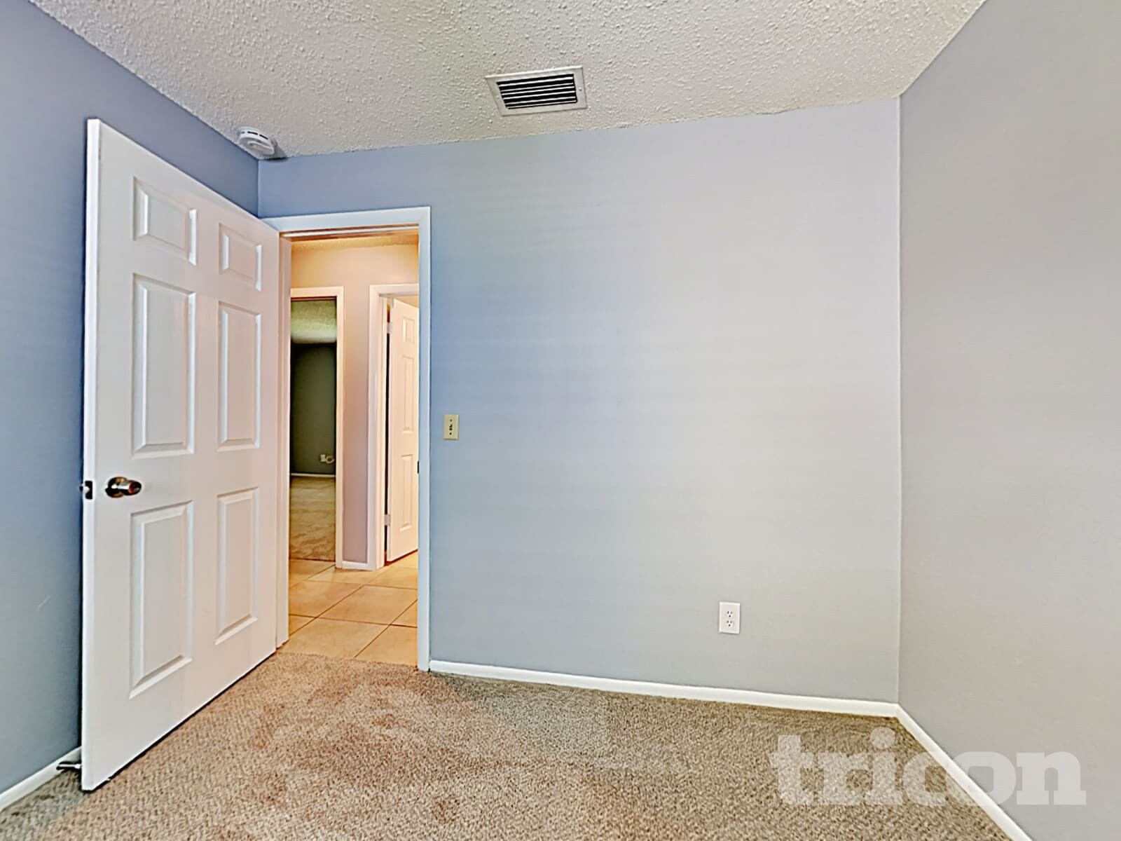 Building Photo - 1631 Spring Lake Dr