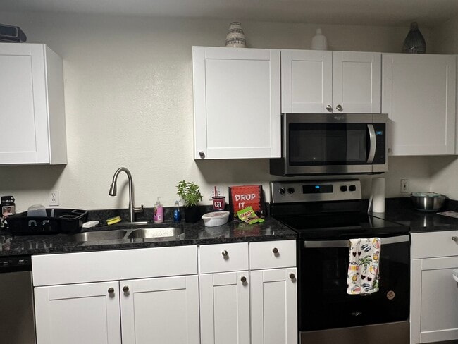 Building Photo - 1213 Deerhound Pl