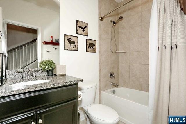 Building Photo - 4-12-30 30th St