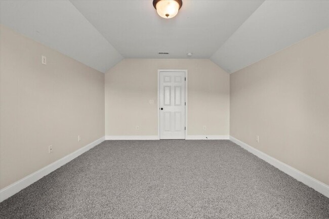 Building Photo - 288 Big Oak Ln