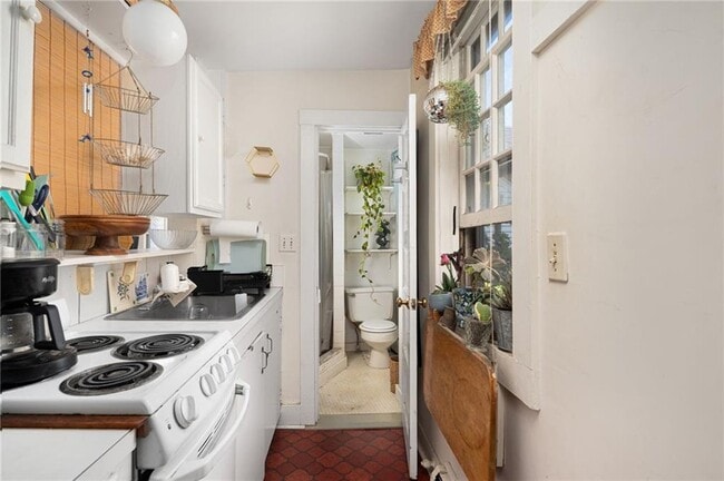 Building Photo - 73 Thames St