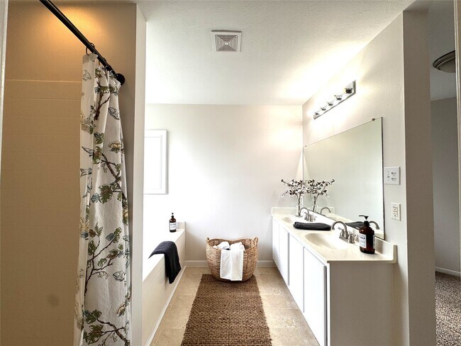 Building Photo - 23906 Kingmont Knoll Ct