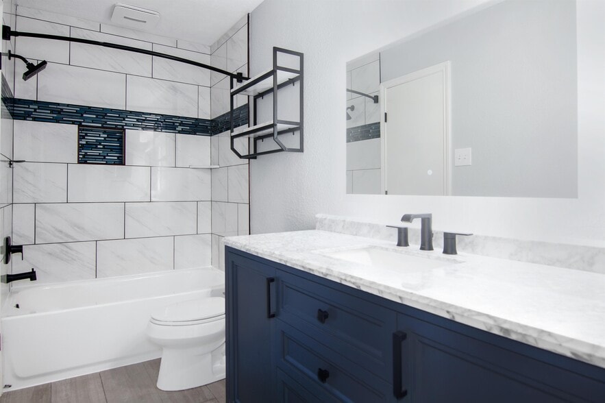 Building Photo - 255 E Castle Harbour Dr