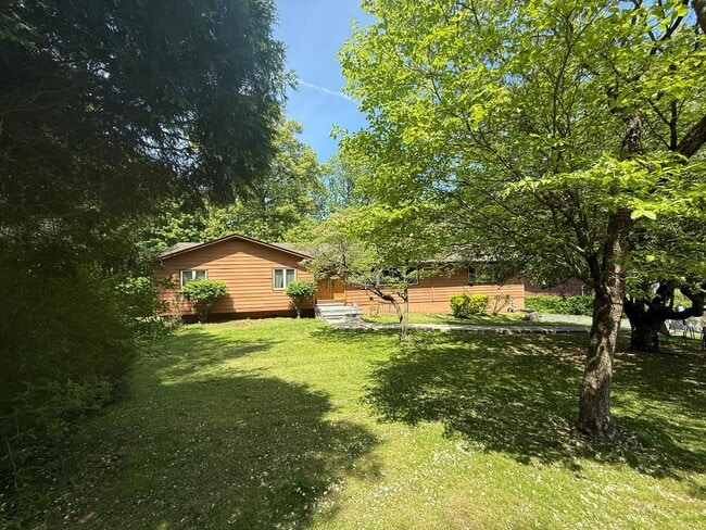 Building Photo - 15 Hillside Terrace