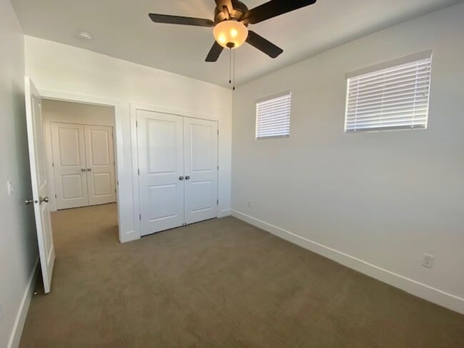 Building Photo - 2664 E Gray Birch Dr