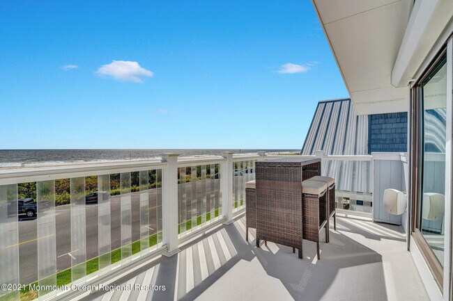 Building Photo - 211 Ocean Ave N