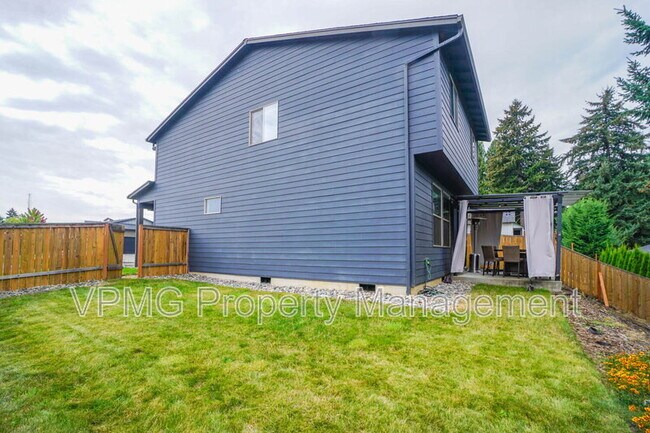 Building Photo - 5004 NE 85th Cir