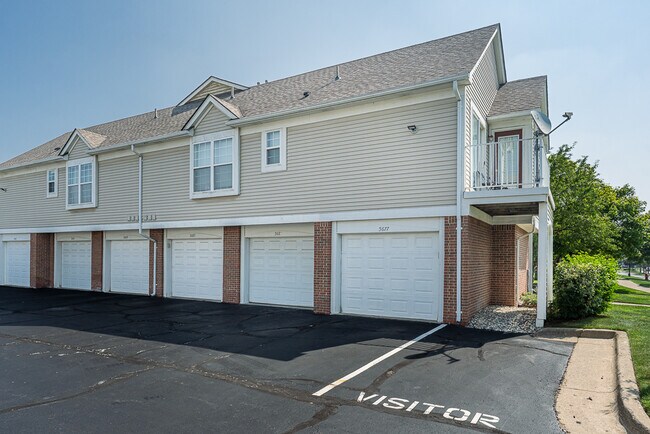 Building Photo - 5681 Pine Aires Dr