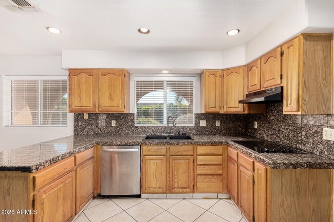 Building Photo - 8812 W Pinnacle Peak Rd