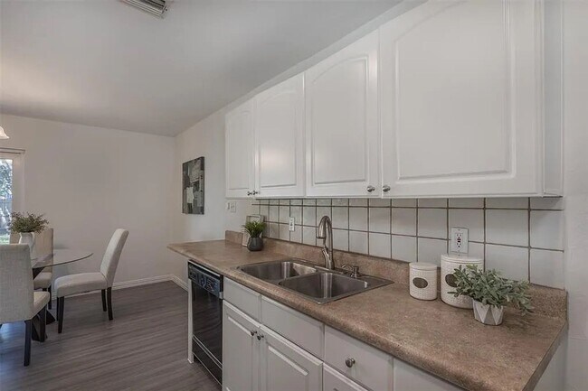Building Photo - 3806 Cortadera Ct