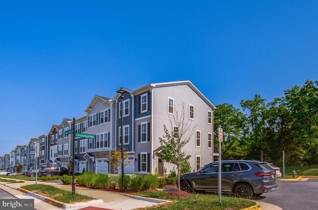 Building Photo - 135 Wake Robin Ct