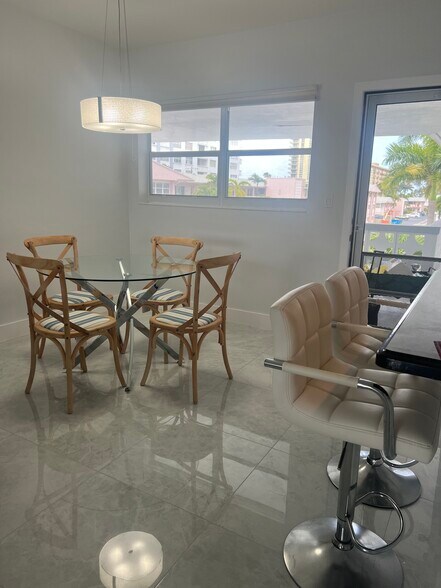 Building Photo - 3135 S Ocean Dr