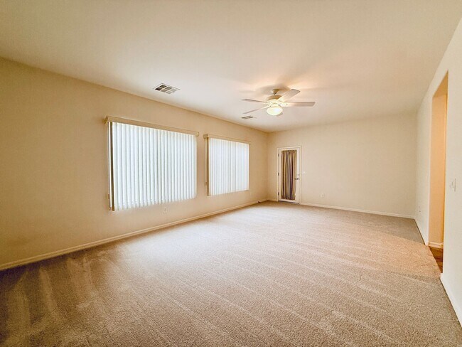 Building Photo - Beautiful Sun City Anthem home-55+ Community Available Now!