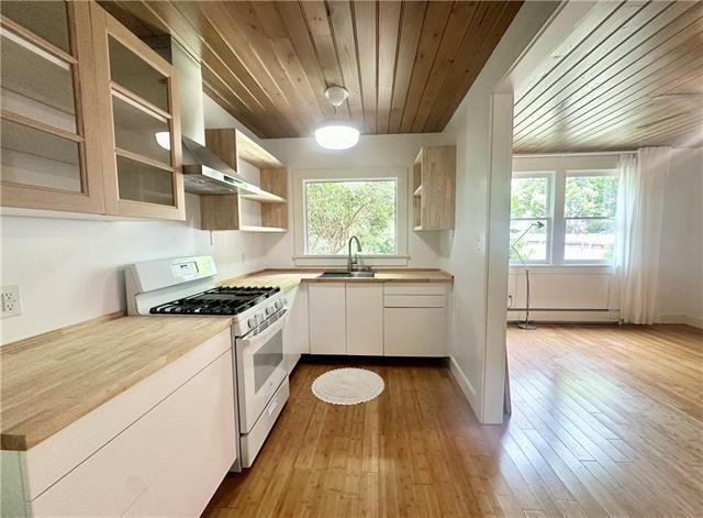 Building Photo - 317 N Bernadotte St