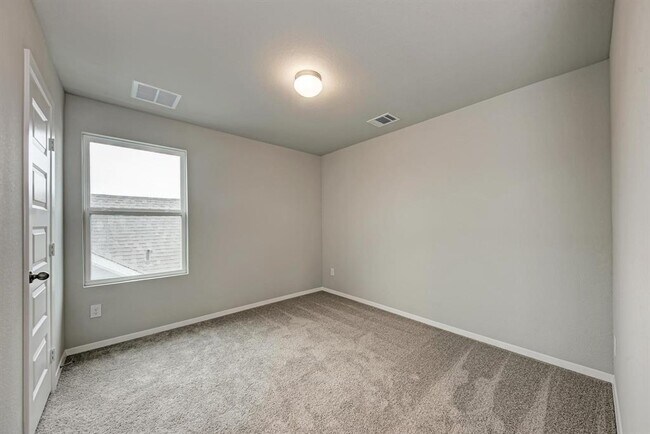 Building Photo - 158 Daylily Dr