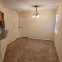 Building Photo - 12755 Mill Ridge Dr