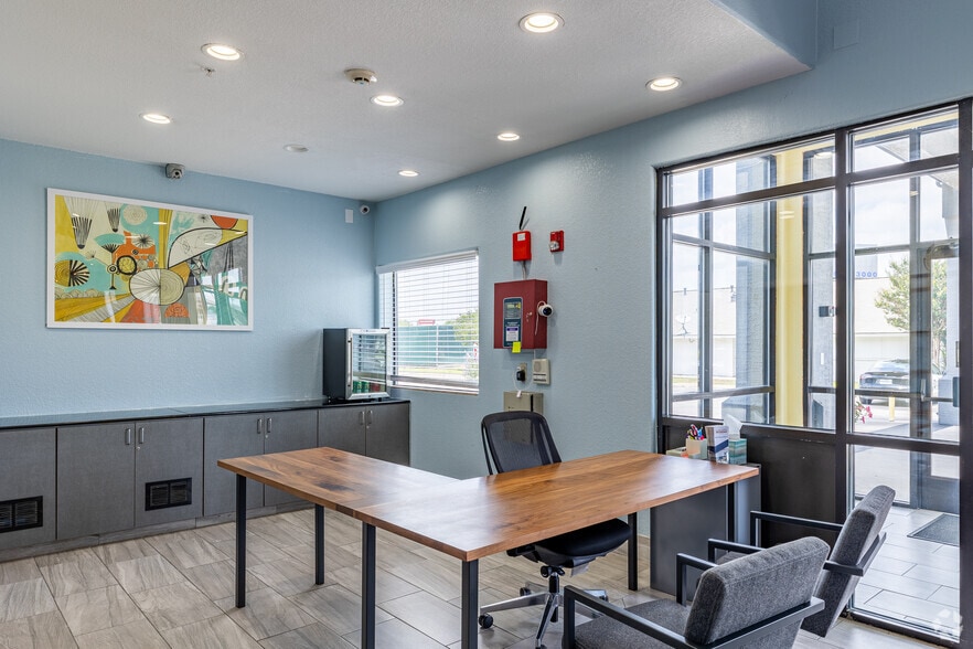 Leasing Office - Vivo Living New Braunfels II