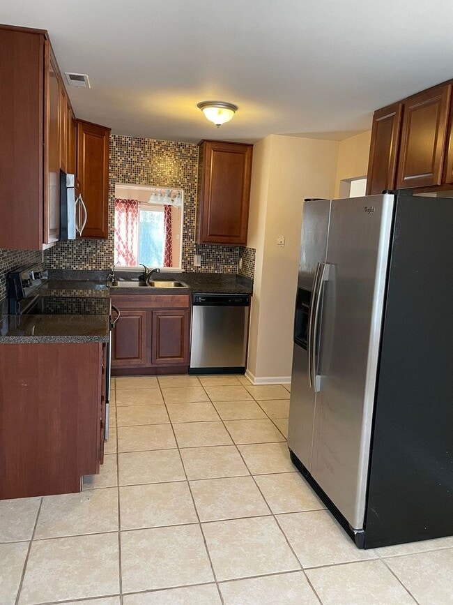 Building Photo - Charming 3-Bedroom Home with Garage in Virginia Beach