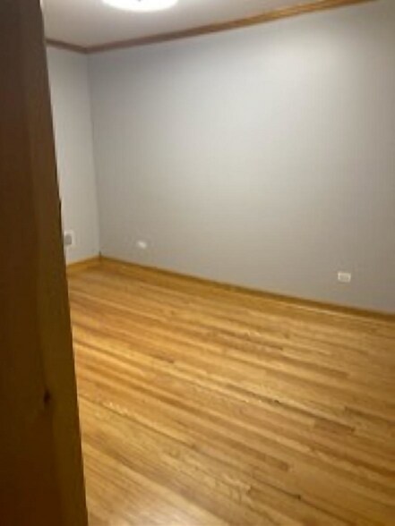 Building Photo - 7303 N Wolcott Ave
