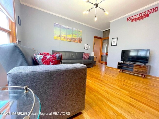 Building Photo - 137 Oakland St